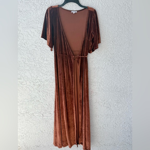Baltic Born Bronze Meghan Velvet Wrap Maxi Dress Small - Picture 6 of 15